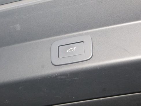 Used 2025 Land Rover Range Rover Sport Dynamic SE image 13