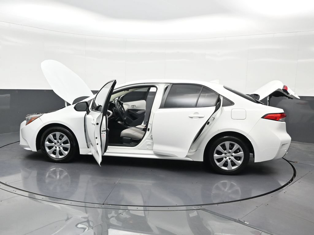 Used 2021 Toyota Corolla LE FWD image 33