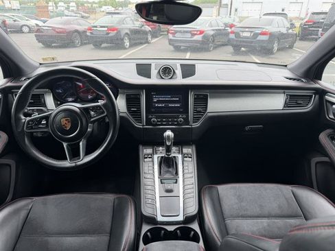 Used 2018 Porsche Macan GTS AWD/4WD image 33
