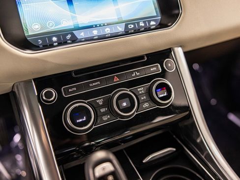 Used 2017 Land Rover Range Rover Sport HSE image 28