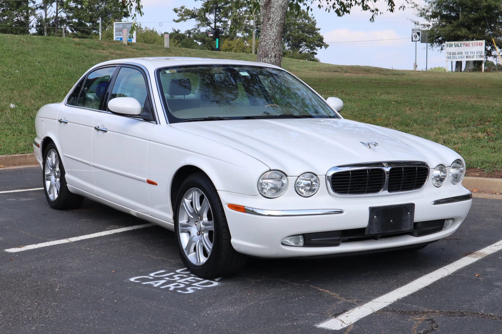Used 2004 Jaguar XJ8 RWD image 3