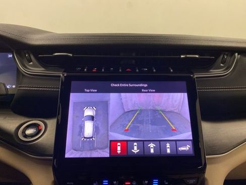 Used 2025 Jeep Grand Cherokee Limited w/ Luxury Tech Group II image 18