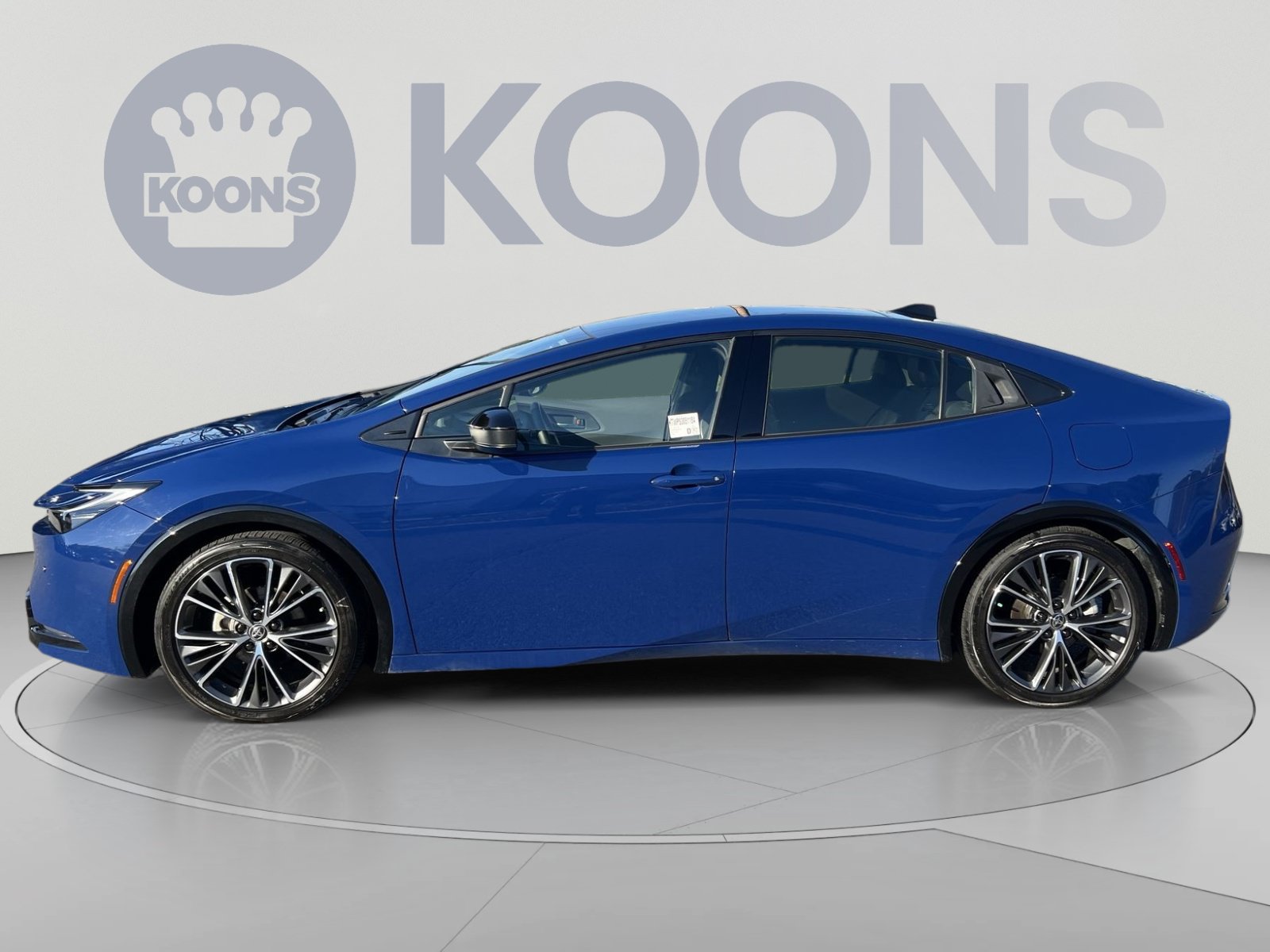 Used 2025 Toyota Prius Limited FWD image 2