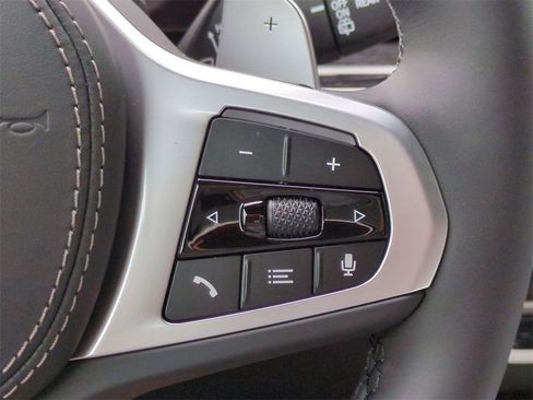 New 2026 BMW X5 xDrive50e w/ Executive Package image 25