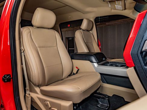 Used 2017 Ford F250 Lariat w/ Chrome Package image 25