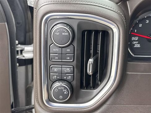 Used 2020 Chevrolet Silverado 1500 RST image 16