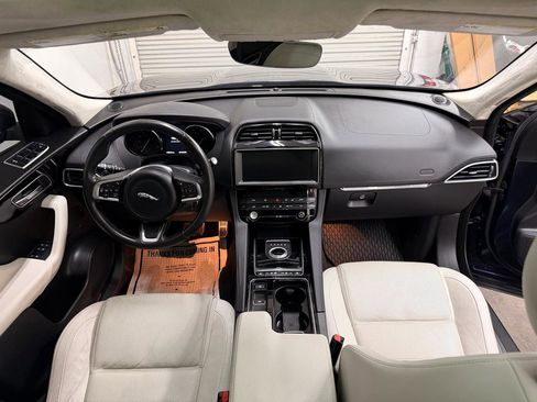 Used 2019 Jaguar F-PACE Prestige image 41