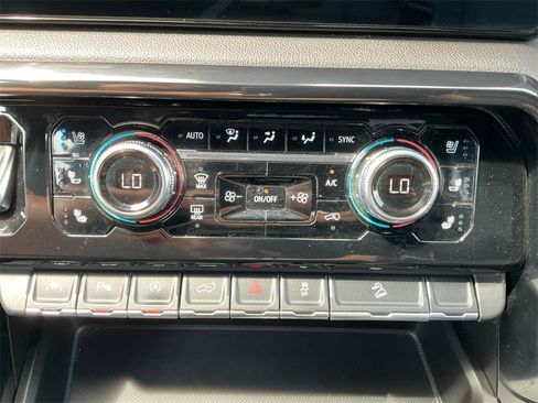 Used 2023 GMC Sierra 1500 AT4 w/ AT4 Premium Package image 21