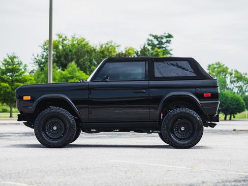 Used 2024 Ford Bronco Black Diamond AWD/4WD image 33