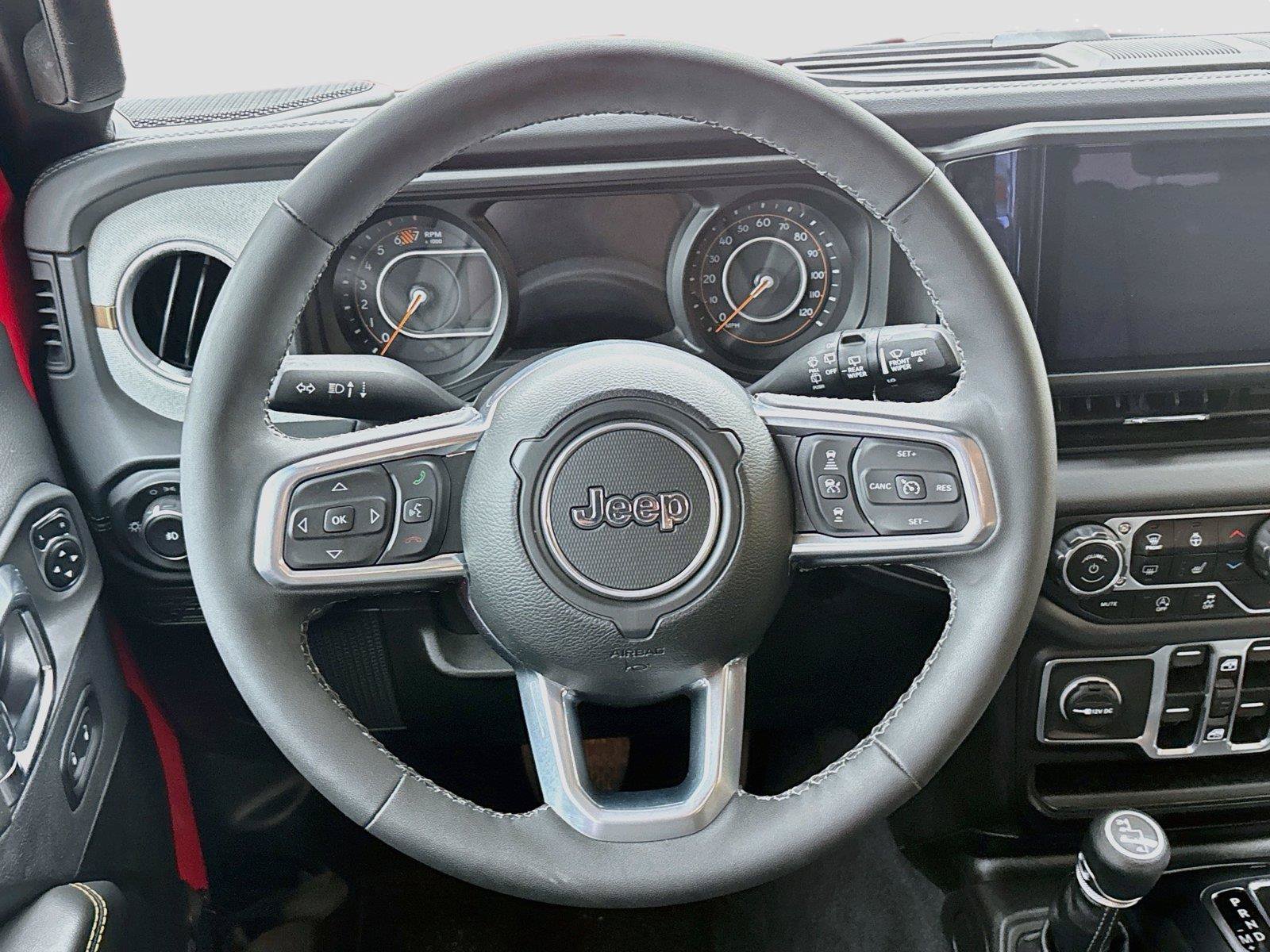 Certified 2025 Jeep Wrangler Unlimited Sahara AWD/4WD image 18