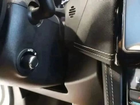 Used 2020 Jaguar F-PACE S image 19