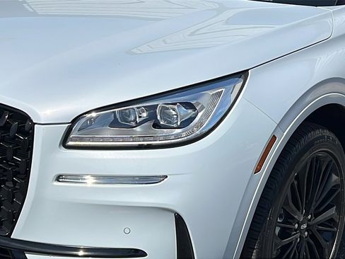 Used 2025 Lincoln Corsair Reserve w/ Jet Appearance Package image 3