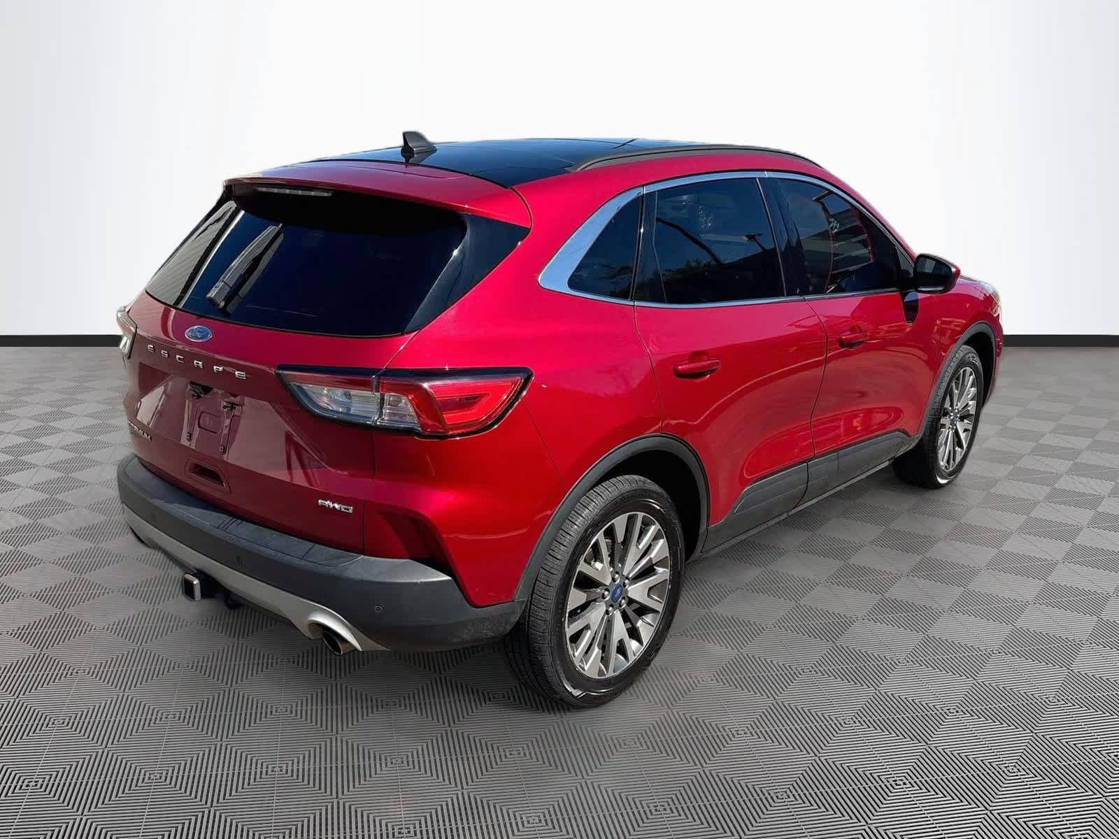 Used 2022 Ford Escape Titanium w/ Class II Trailer Tow Package AWD/4WD image 5