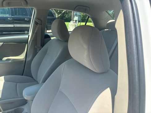 Used 2011 Toyota Corolla LE FWD image 2