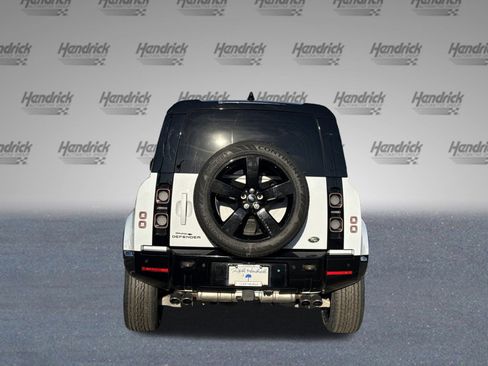 Used 2023 Land Rover Defender 110 V8 image 9