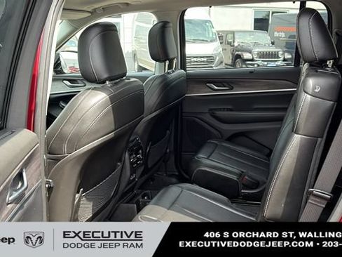 Used 2023 Jeep Grand Cherokee L Limited w/ Luxury Tech Group II AWD/4WD image 23