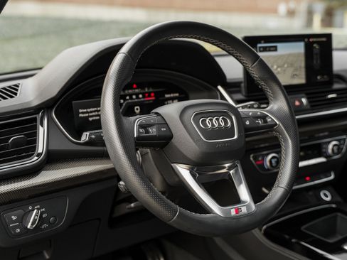 Used 2023 Audi SQ5 Premium Plus w/ Premium Plus Package image 10