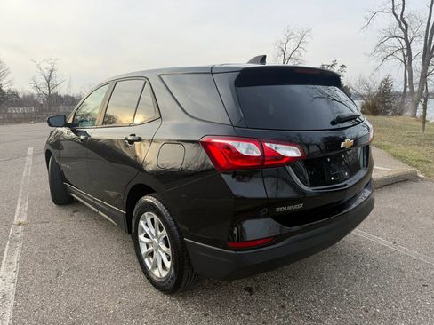 Used 2020 Chevrolet Equinox LS w/ LS Convenience Package image 8