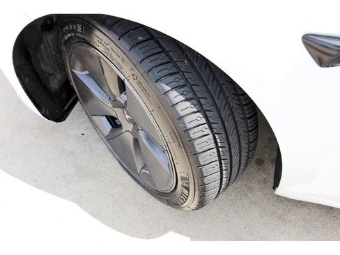 Used 2023 Tesla Model 3 Standard Range RWD image 9