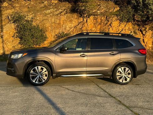 Used 2020 Subaru Ascent Limited w/ Technology Package image 2