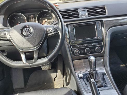 Used 2017 Volkswagen Passat 1.8T SE image 7