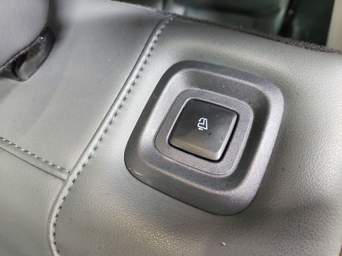 Used 2025 Ford Expedition Active AWD/4WD image 44