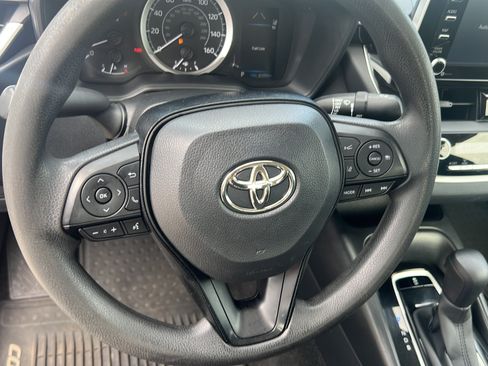 Used 2021 Toyota Corolla LE FWD image 12