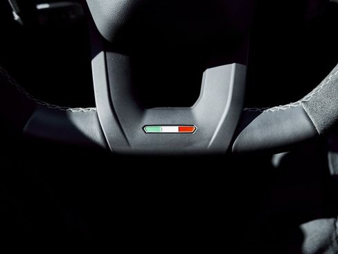 Used 2024 Lamborghini Urus Performante image 75