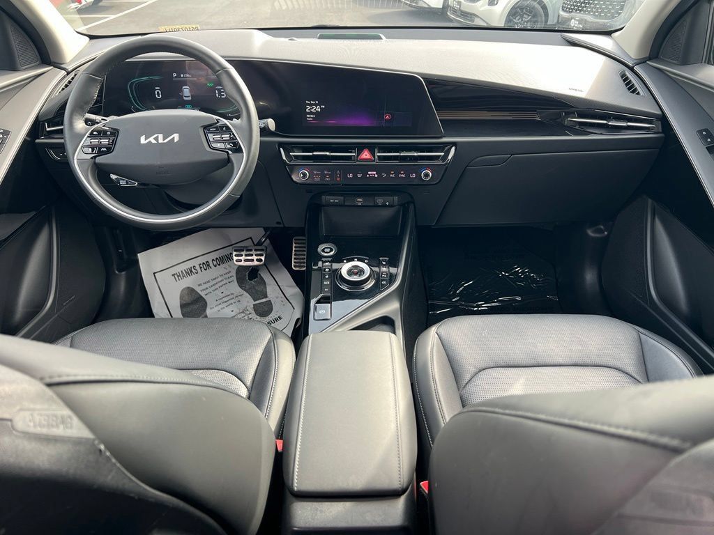 Used 2023 Kia Niro SX Touring FWD image 12