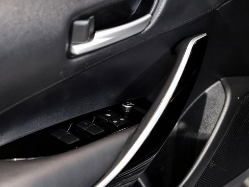 Used 2020 Toyota Corolla XLE image 55