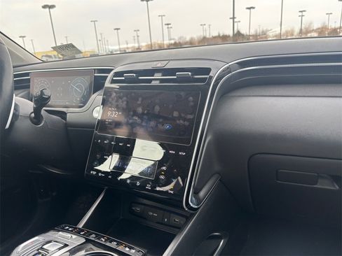 Used 2024 Hyundai Tucson Limited image 18