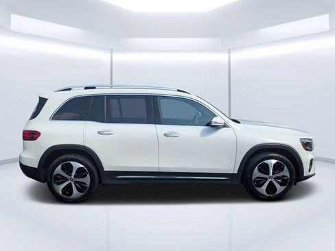 Used 2025 Mercedes-Benz GLB 250 image 2