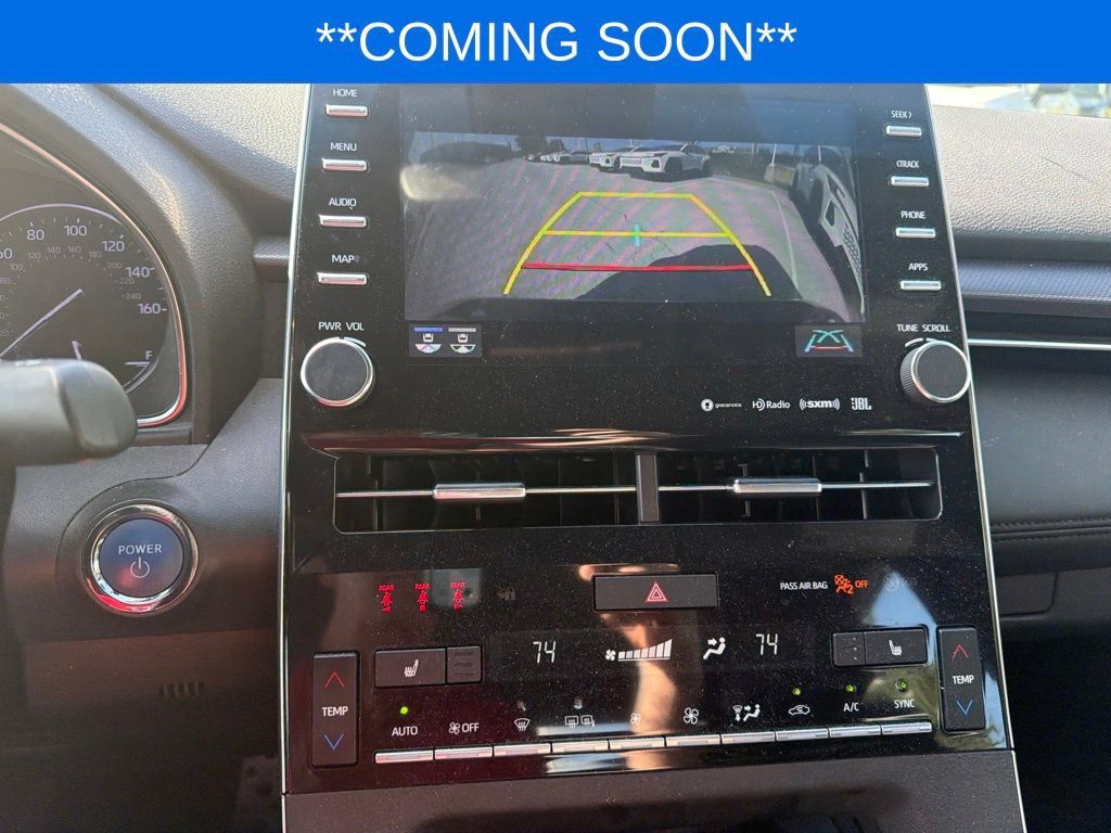 Used 2022 Toyota Avalon XSE FWD image 16