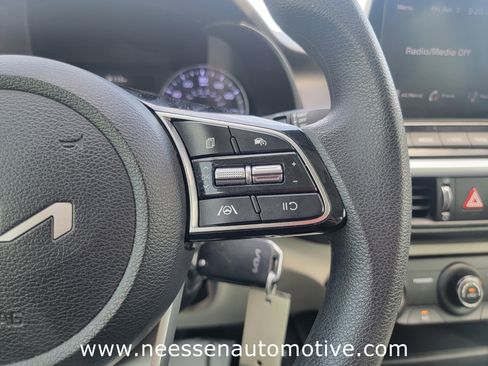 Used 2023 Kia Forte LXS w/ LXS Technology Package image 18