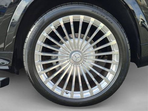 Used 2022 Mercedes-Benz Maybach GLS 600 4MATIC image 22