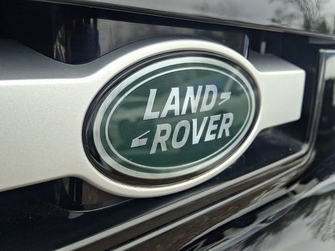 Used 2025 Land Rover Defender 110 S image 30