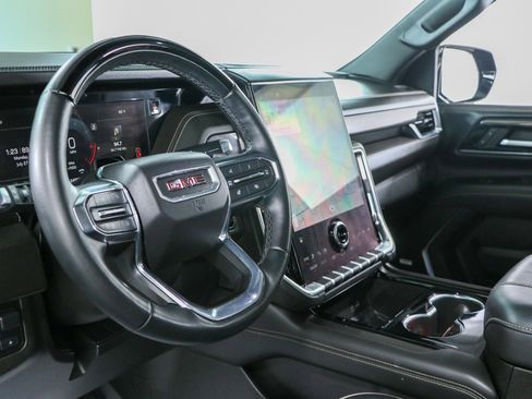 Used 2025 GMC Yukon Elevation w/ Elevation Premium Package AWD/4WD image 28