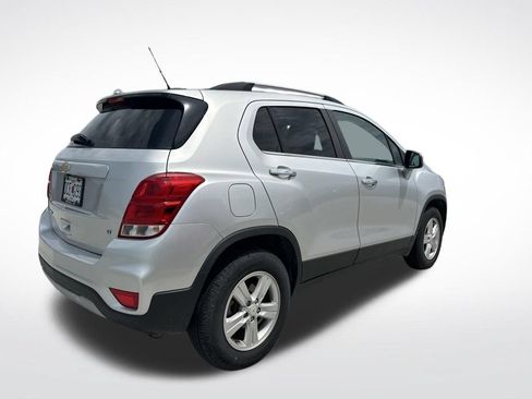 Used 2020 Chevrolet Trax LT w/ LT Convenience Package AWD/4WD image 6