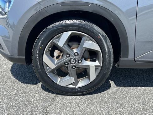 Certified 2024 Hyundai Venue SEL FWD image 8