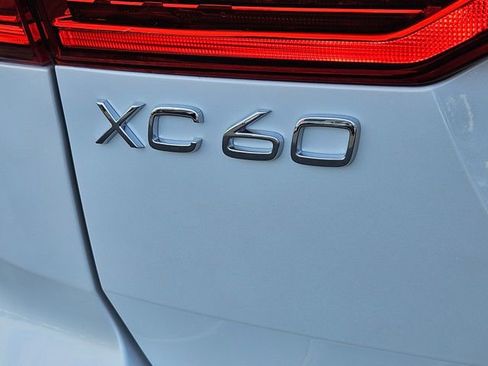 Certified 2023 Volvo XC60 T8 Plus w/ Protection Package Premier AWD/4WD image 11