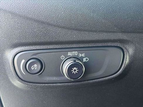 Used 2023 Chevrolet Equinox LS image 19