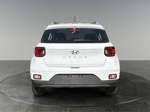 Used 2025 Hyundai Venue SEL FWD image 8