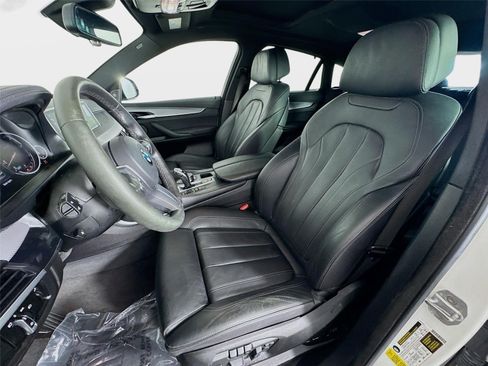 Used 2019 BMW X6 sDrive35i w/ M Sport Package RWD image 11