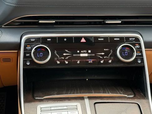 Used 2022 Genesis GV80 3.5T w/ Advanced Package 06 AWD/4WD image 19