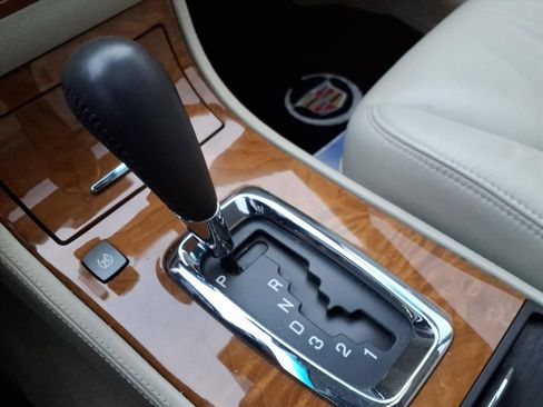 Used 2010 Cadillac DTS Platinum image 19