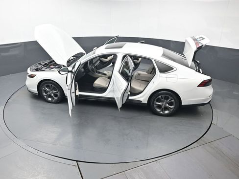 Certified 2023 Honda Accord EX image 44