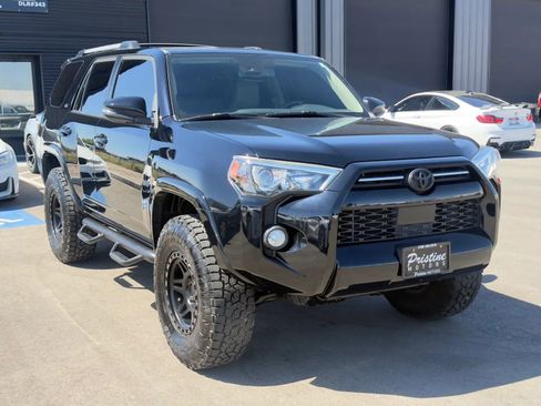 Used 2020 Toyota 4Runner SR5 Premium AWD/4WD image 2