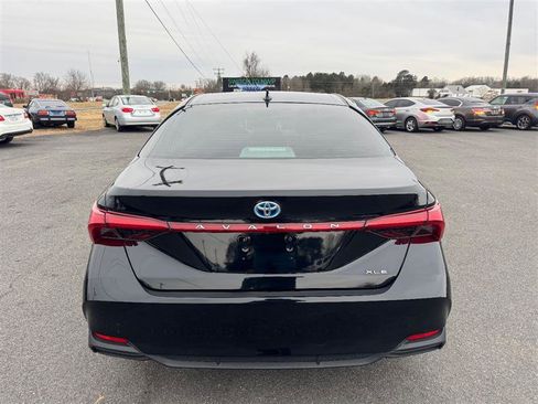 Used 2019 Toyota Avalon XLE w/ All Weather Liner Package image 18