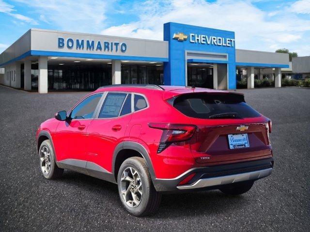 New 2026 Chevrolet Trax LT w/ Driver Confidence Package FWD image 3