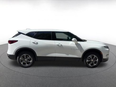 Used 2025 Chevrolet Blazer LT FWD image 16